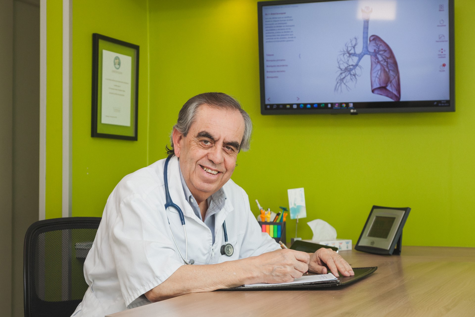 Dr. Francisco Fernández Rojas pediatra y broncopulmonar infantil
