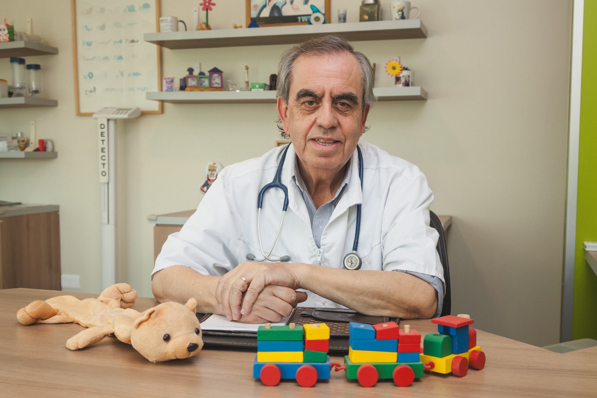 Dr. Francisco Fernández Rojas pediatra y broncopulmonar infantil